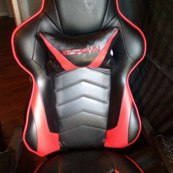 Used Respawn Gaming Chair Red