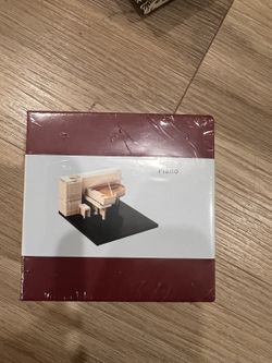 3D White Piano Memo Pad — Paper Sculpture Sticky Notes (New, Sealed)