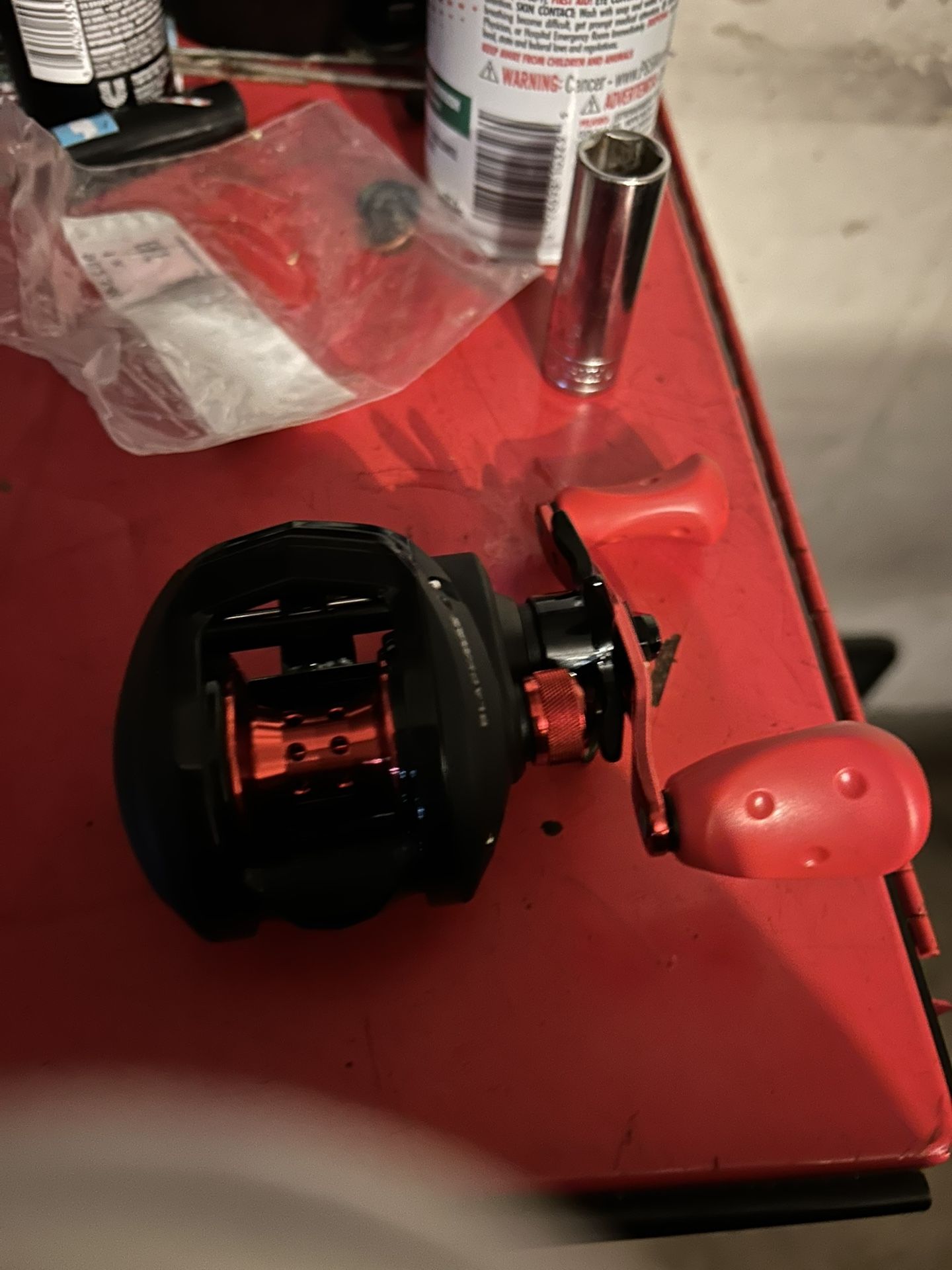Brand New Right Handed Abu Garcia Blackmax Reel