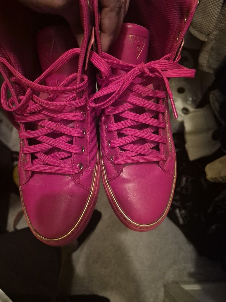 Size 10 Casual Guess Shoes For Sell