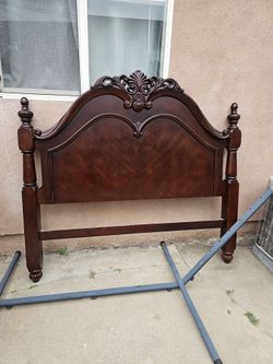 FREE VINTAGE QUEEN BEDFRAME