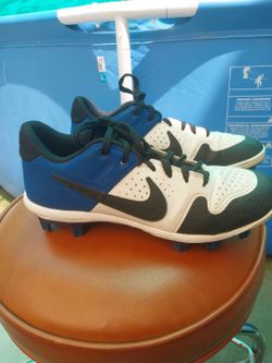 Nike baseball cleats size 6