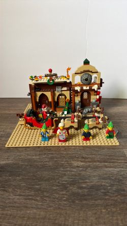 LEGO North Pole Santa's Workshop Set