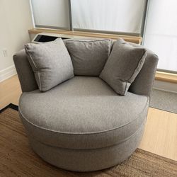 Room & Board Eos Swivel Chair