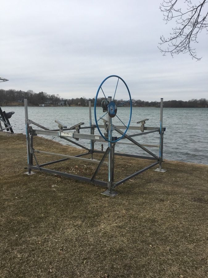 2096 Newman Cantilever Boat Lift