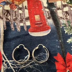 Beautiful Earrings Sterling Silver New