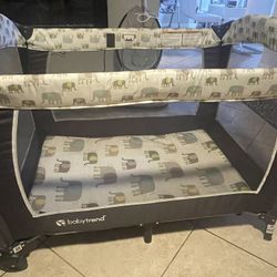 Babytrend playback or Corral de bebe