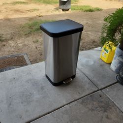 metal trashcan