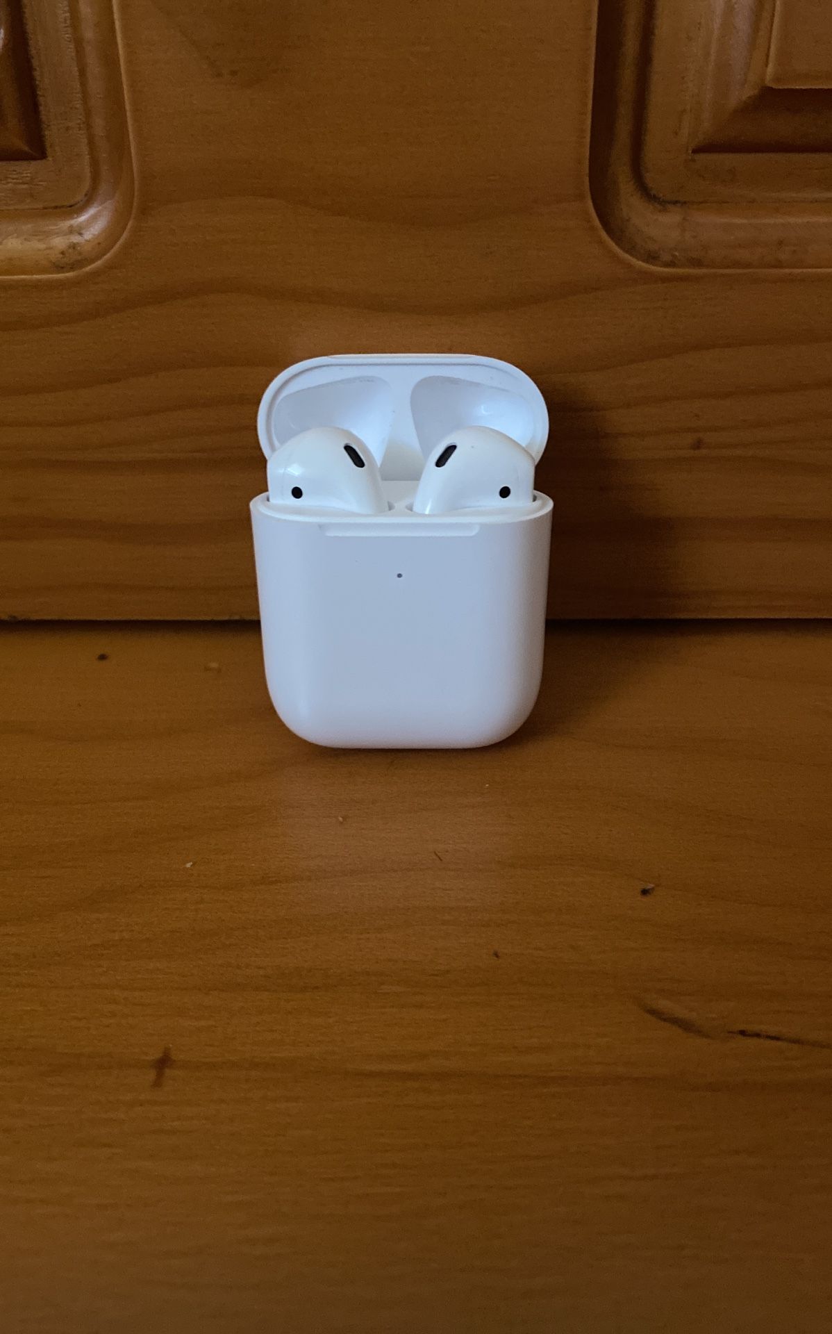 Apple AirPods 2nd Generation with Charging Case - White