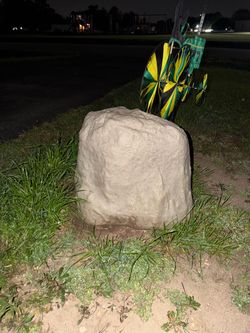 2 Artificial rocks  (well pump cover )