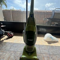 Eureka carpet cleaner vacuum 
