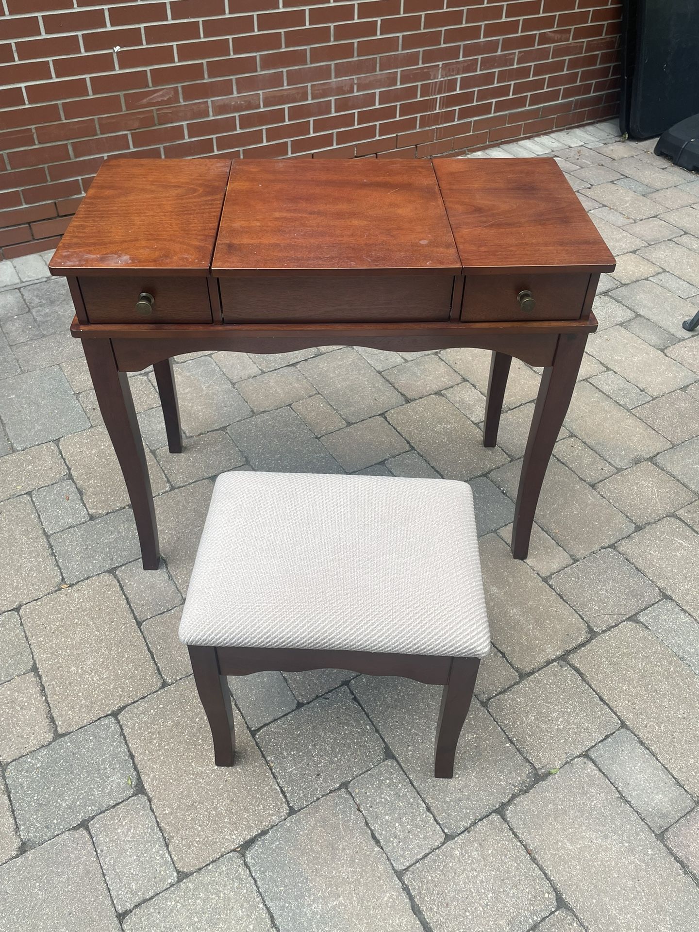 Vanity Two Piece Set