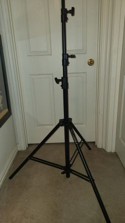 Light Stand heavy duty air cushioned 13'