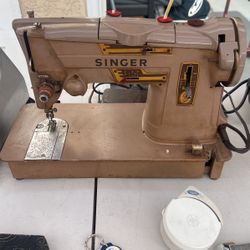 Singer Sewing Machine 