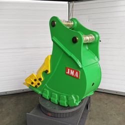  Heavy Duty Rock Bucket 18" inches for Excavator John Deere 120D or Similar Machines.
