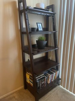Bookshelves with Bottom Drawer