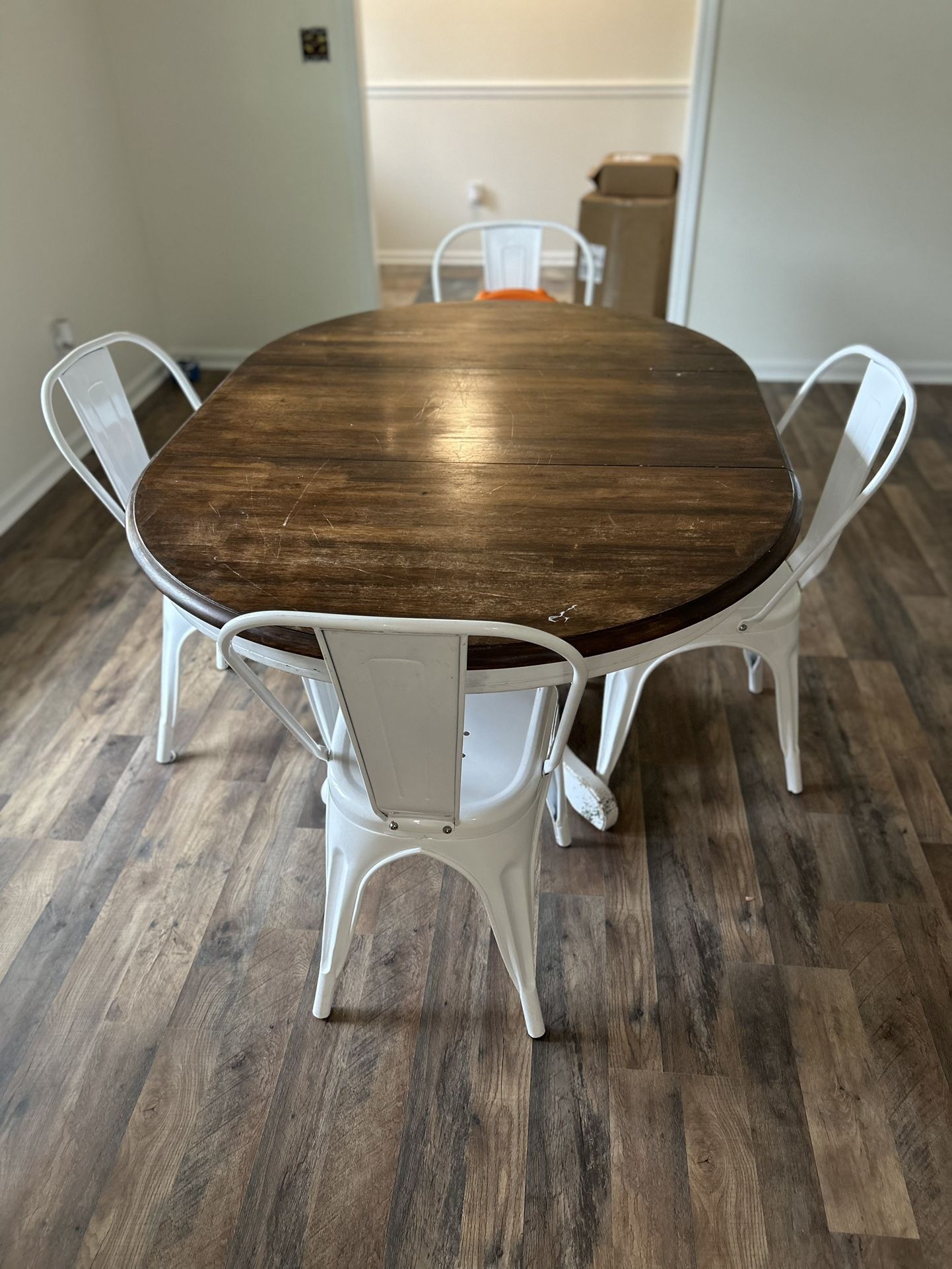 Farmhouse Table And Chairs