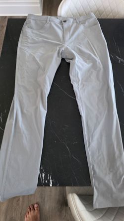 3 Vuori Meta Pants Size 34 Excellent Condition