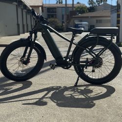 Ride1Up Rift Electric Bike — Like New, 47.9 Miles + Accessories (La Jolla)