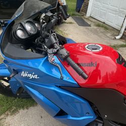 2010 Ninja kawasaki R2(0