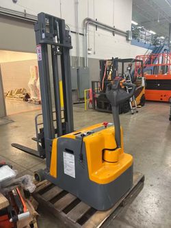 Counterbalanced Electric Stacker A-3031