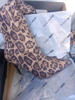 Leopard high boots