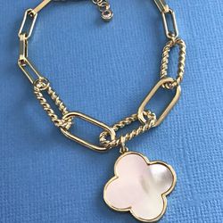 Ladies Bracelet - Gold Cable/Paperclip w/Mother Of Pearl Quatrefoil  Dangling *Ship Nationwide Or Pickup Boca Raton 