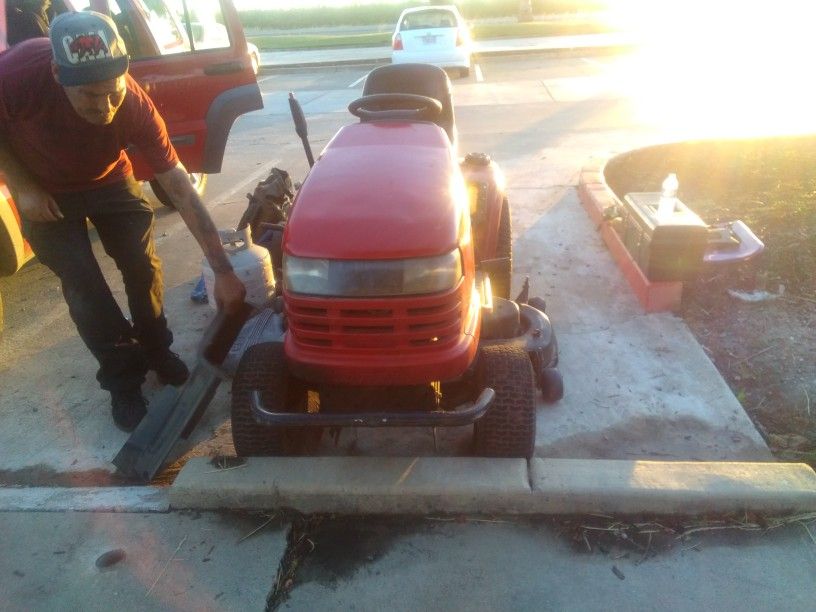 Craftsman Riding Lawn Mower for Sale in Yuba City, CA OfferUp
