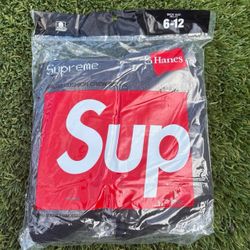 🚨🔥 BLACK &WHITE SUPREME SOCKS 🔥🚨