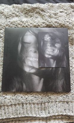 Ariana Grande Petal Vinyl Translucent Pearly White LP SIGNED