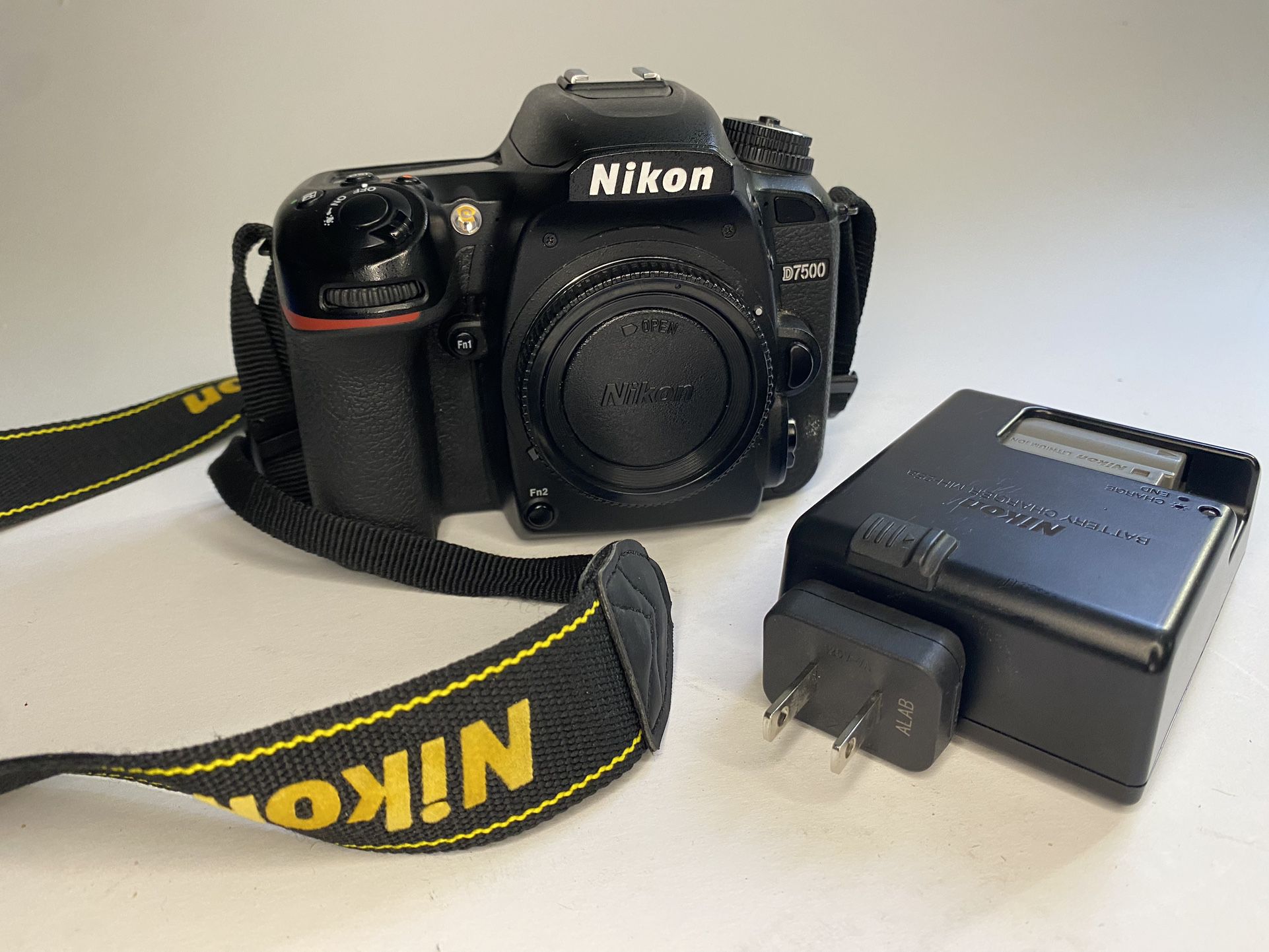 Nikon D7500 20.9MP Digital SLR Camera - 16k Shutter Count (Body Only)