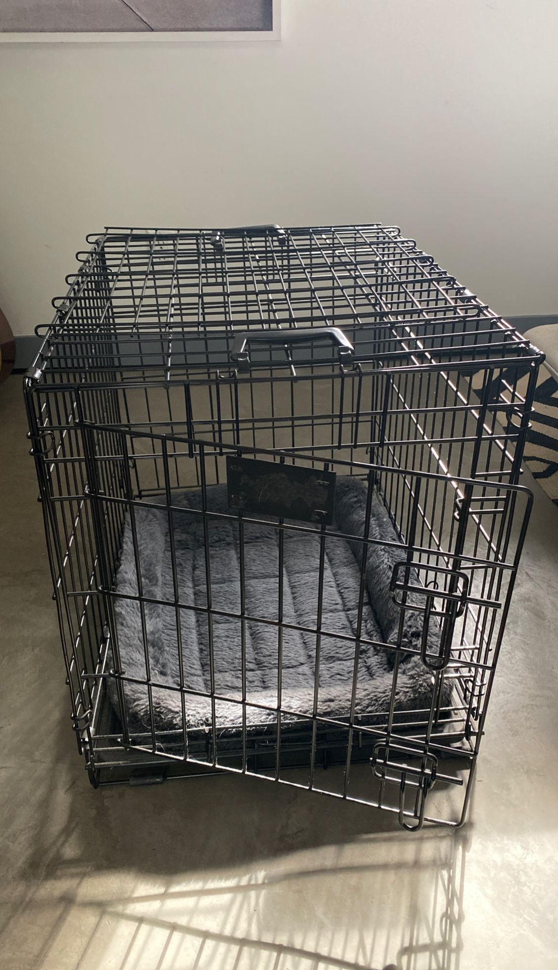 Small / Medium sized dog crate and liner bed