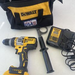 Dewalt Hammer Drill Battery Charger & Bag  New