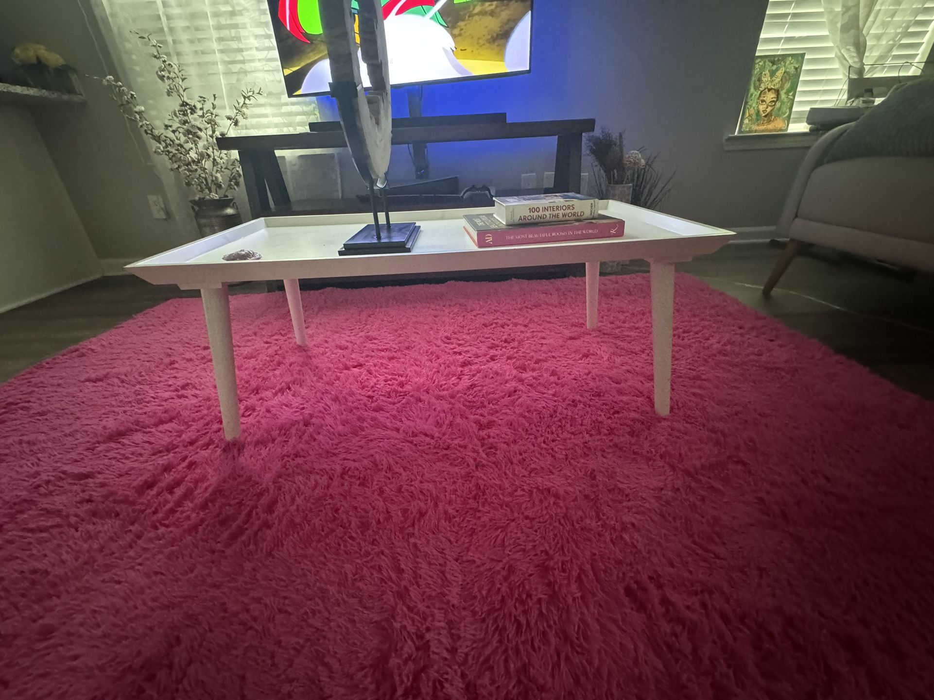 Modern white Coffee table (Good Condition)