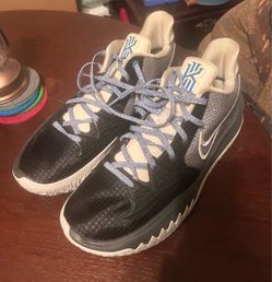 Nike Kyrie Low Basketball Sneakers