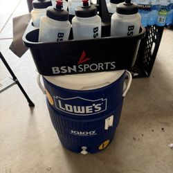 Igloo 10 Gallon Water Cooler And Bottles 