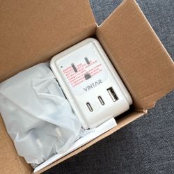 Vintar Travel Power Adapter with USB Ports