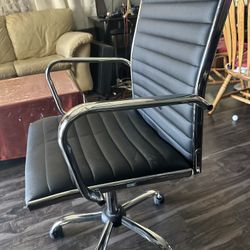 Office Chairs 2 Available 