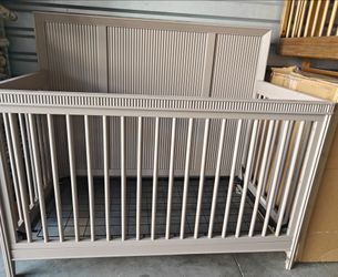 Baby Crib Sale, Maxi Cosi, New, open & Assembled