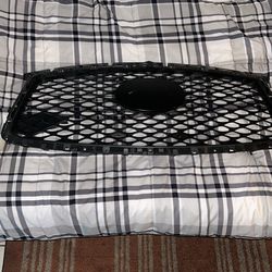 Infiniti Q60 Bumper Grille