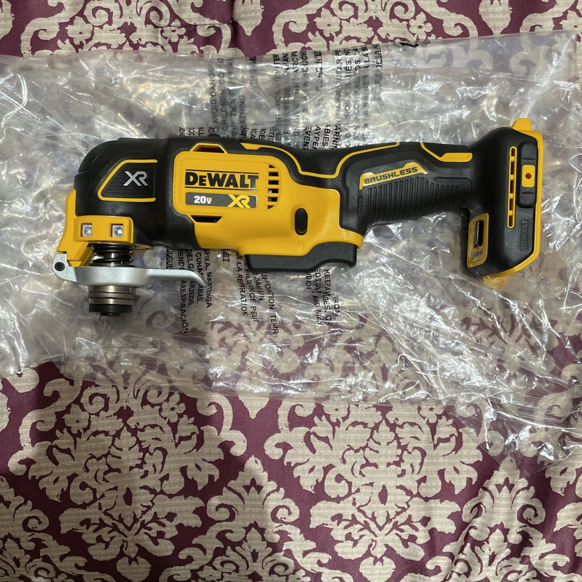 DEWALT 20 Volt MAX XR Cordless Brushless Speed Oscillating - Main Image