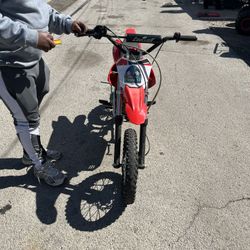 Red And White 125 Cc Dirtbike