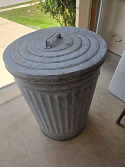 Galvanized 20Gal Steel  Metal Industrial Trash Can w/Handles and Lid