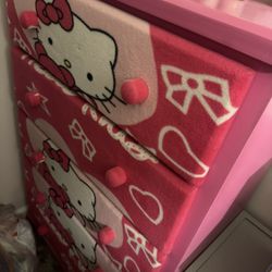 Hello Kitty Dresser