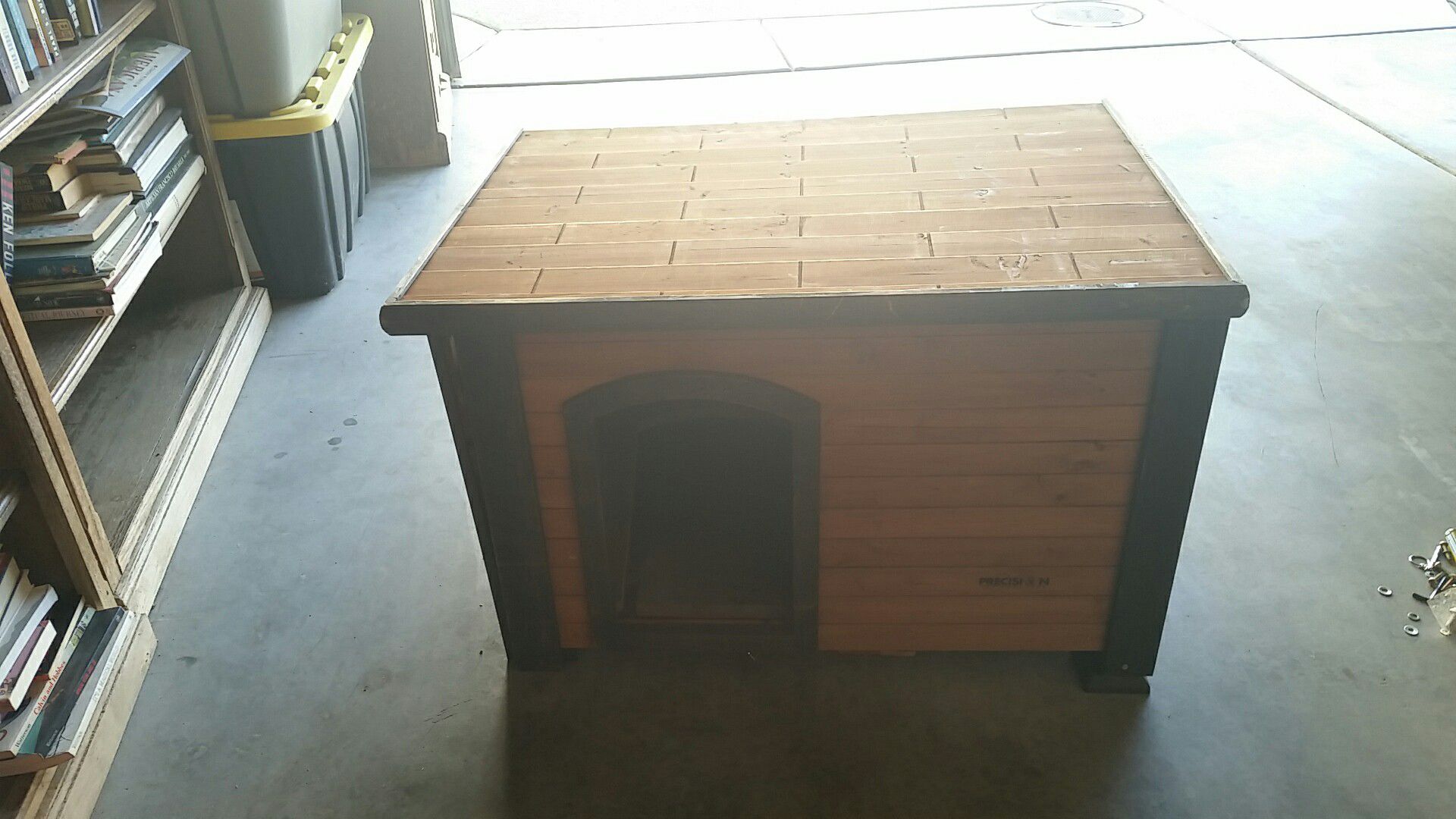 Precision wood insulated dog house 31x23