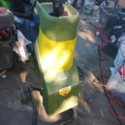 Wood Chipper 14 Amp