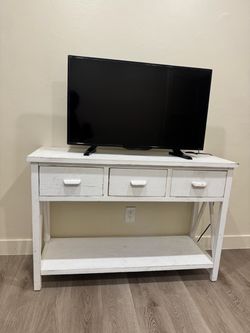 HOMEGOODS White Distressed Console