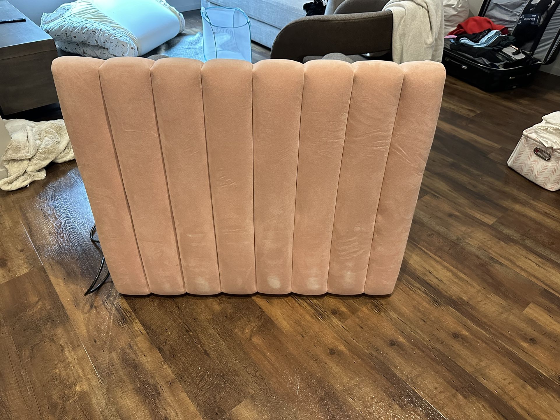 Head Rest, Twin, Full Queen, King With Outlets Pink