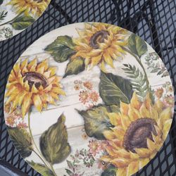 Set of 6 Doilies for table with two different decorations in both face.