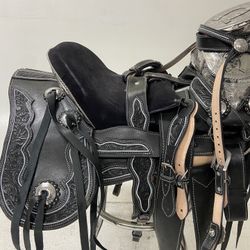 Nueva Montura Charra De Cuero Cincelada A Mano Con Cantinas Desmontables Y Fuste Plateado